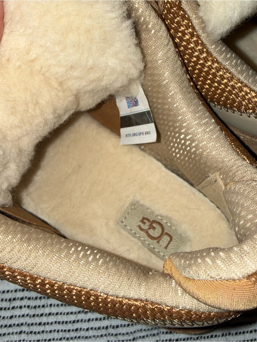 UGG Lowmel Sneaker in the chestnut colorway - Picture 6 of 8